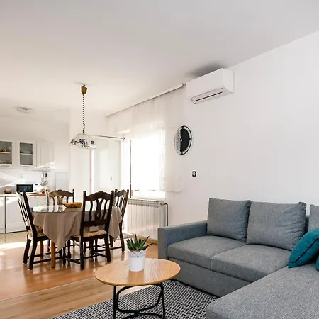 Apartman Rosmarino Brodarica (Sibenik-Knin)